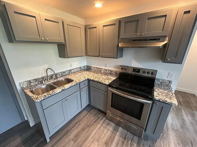 703 N Park 704 Tarn — Photo 51