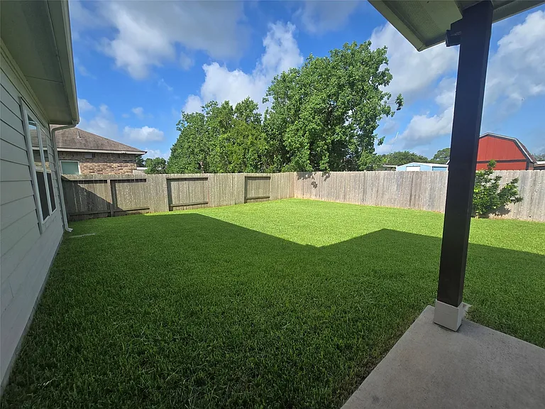 7318 Parkview Dr — Photo 26