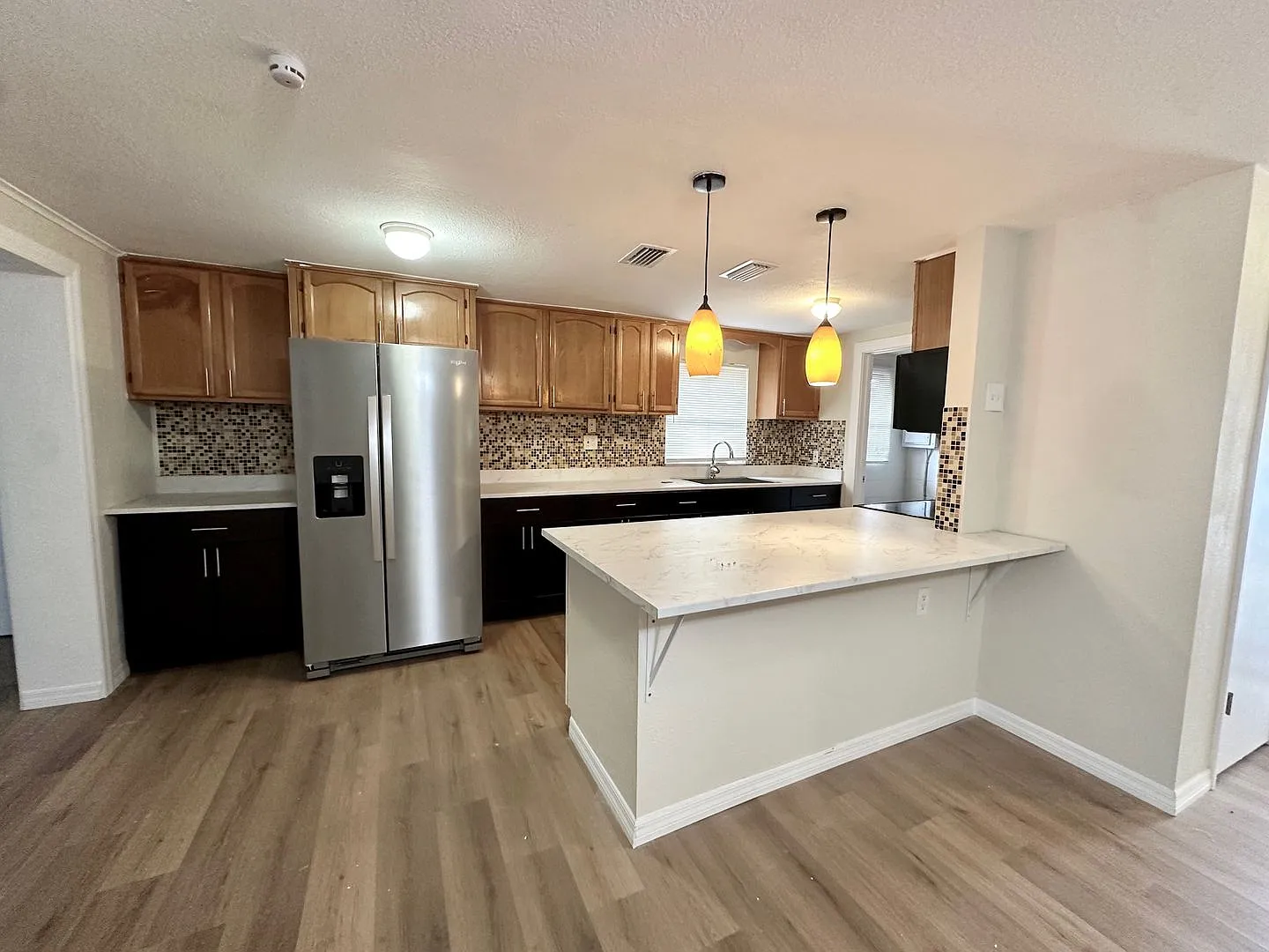 Fantastic 3br/1ba Single Family Home In Ridge Crest Acres Subdivision — Photo 3