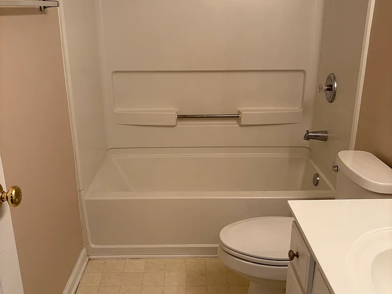 226 Regent Sq — Photo 13