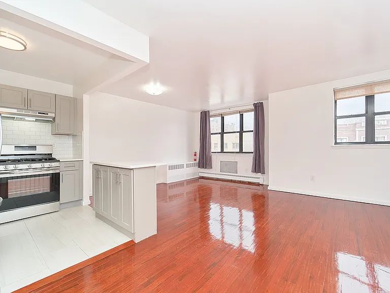 114 Pulaski St #3 — Photo 4