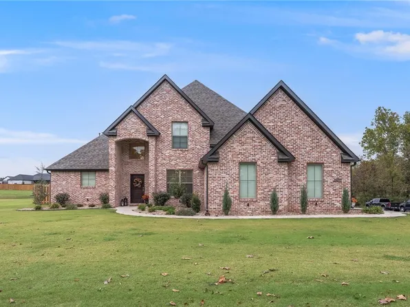 14209 Cayenne Cir, Siloam Springs, AR 72761