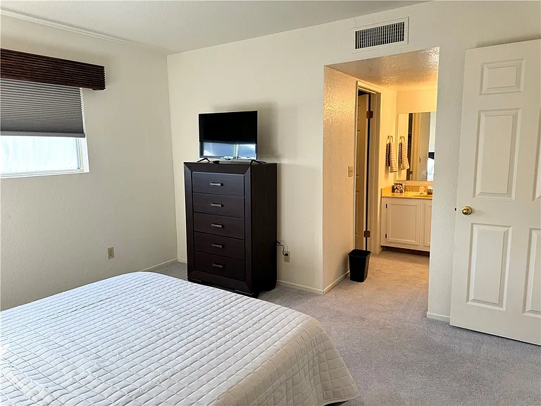 1800 Clubhouse Dr #K90 — Photo 15