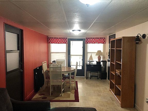 4th image of 2220 Grand Traverse Cir
