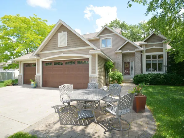 12213 Kenyon Ct NE, Blaine, MN 55449