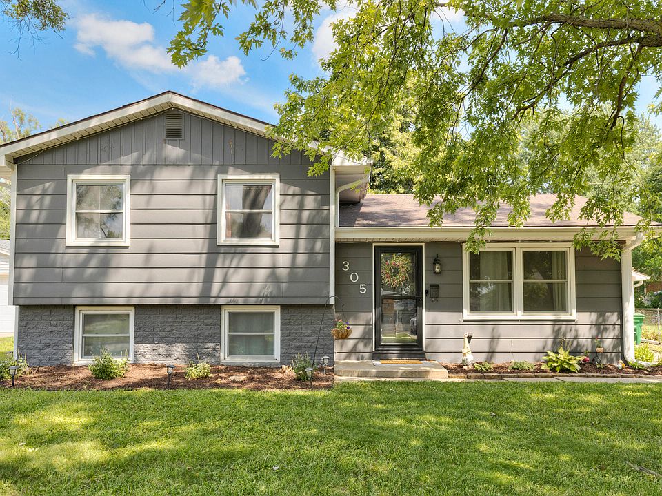 1st image of 305 SW Westlawn Dr