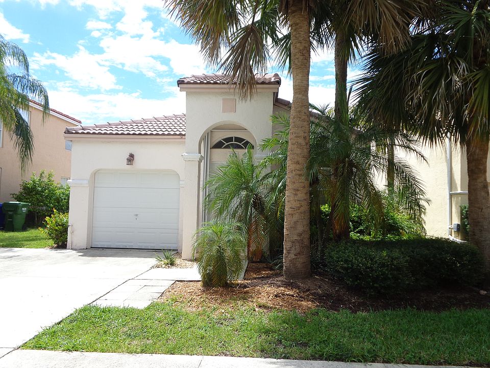 1st image of 604 NW 159th Ave