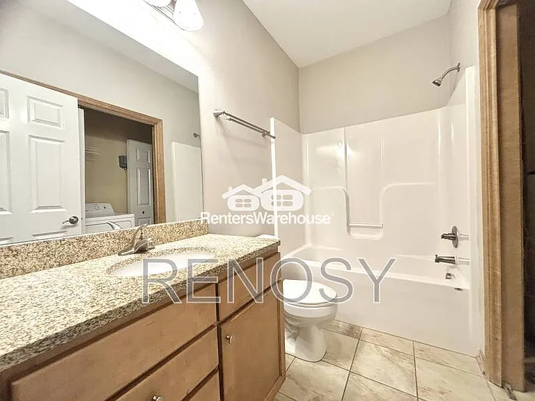 2000 Meadow Ct #405 — Photo 7