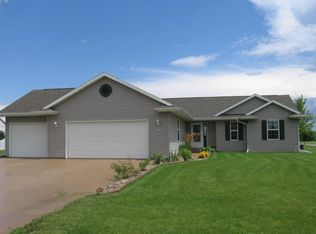 N2240 Cornhusk Dr, Greenville, WI 54942