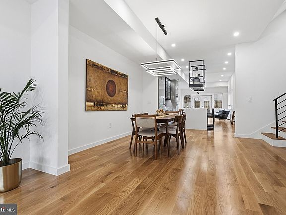 4th image of 1203 G St NE