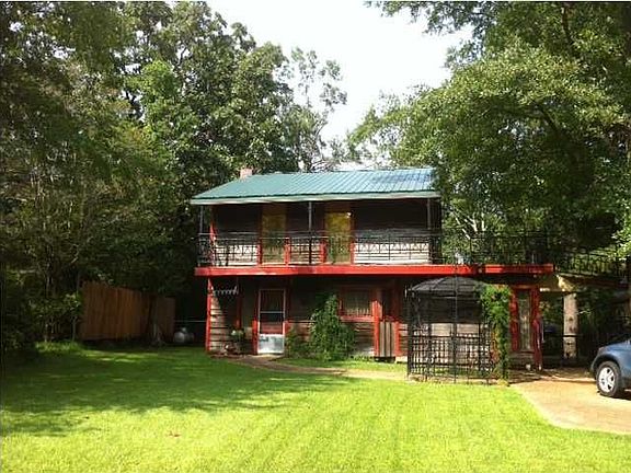 3rd image of 311 E Dewey Camp Dr
