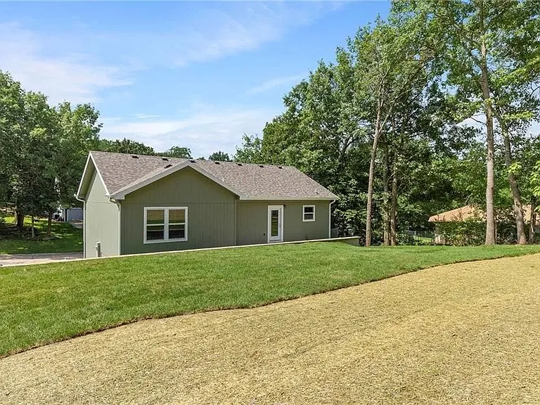 135 Cedar Ct — Photo 27