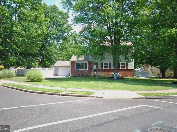 735 Claire Rd, Warminster, PA 18974