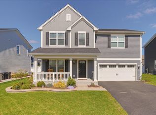 320 Longview Dr, Elgin, IL 60124