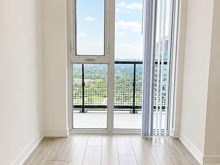 5858 Yonge St #Penthouse 10 — Photo 12