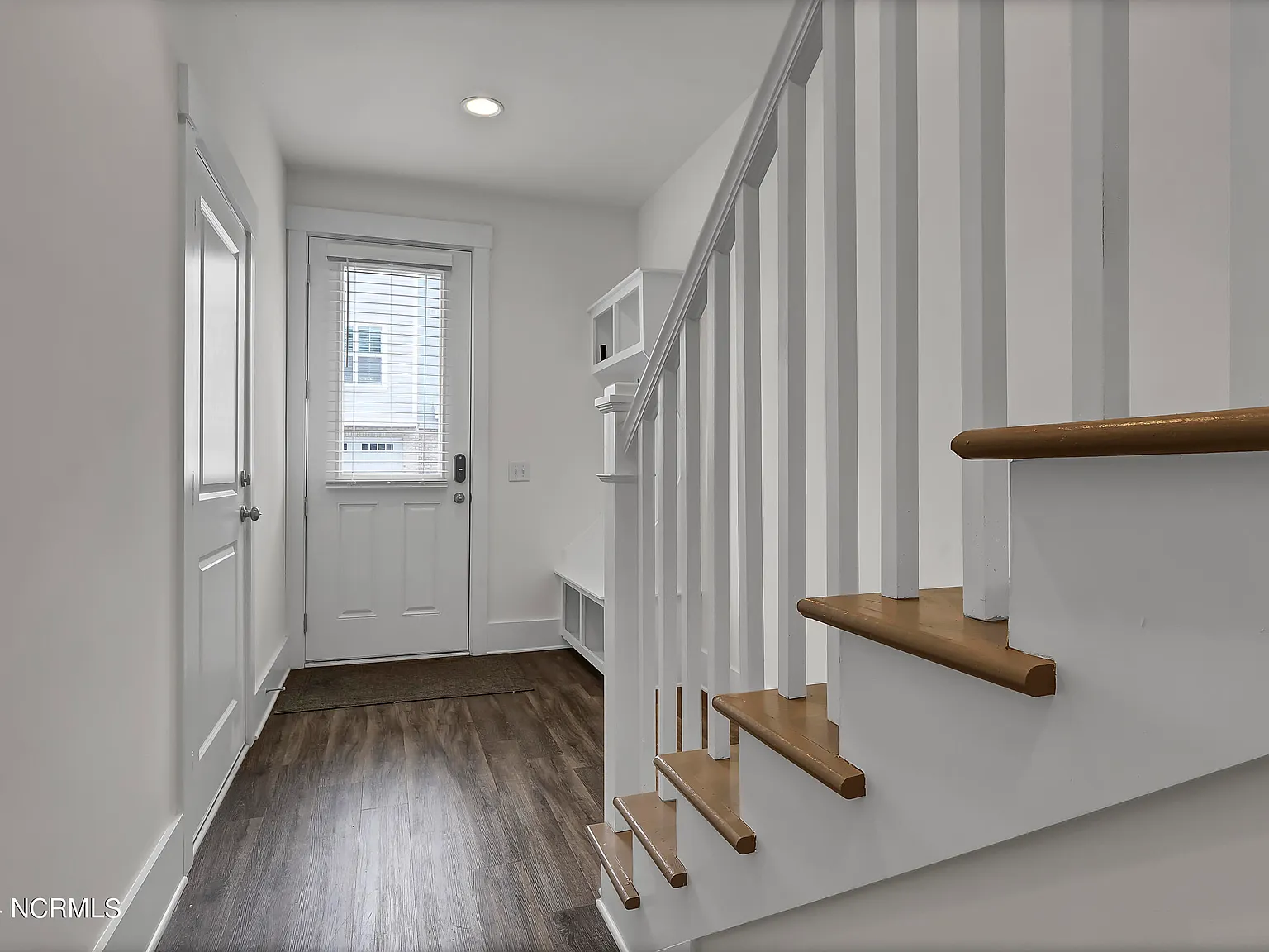3 bed, 3.5 bath, $2,800 — Photo 3