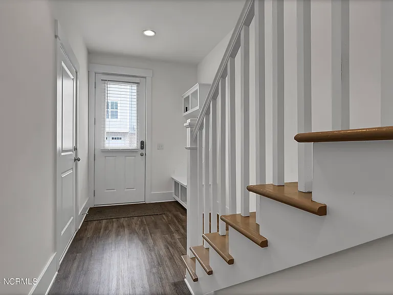 1808 Bungalow Row — Photo 3