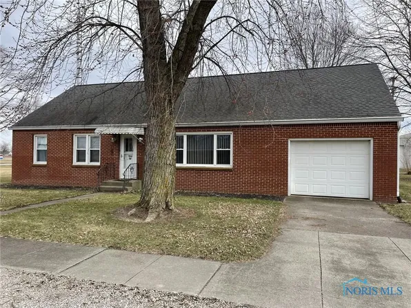 120 N Henry St, Malinta, OH 43535
