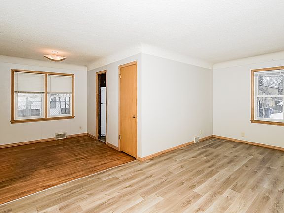 001-photo-living-room-12558444 - Copy_03112023