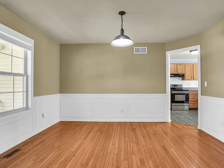 709 Indigo Dr — Photo 4