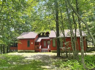 131 Rivendell Dr, Tamiment, PA 18371