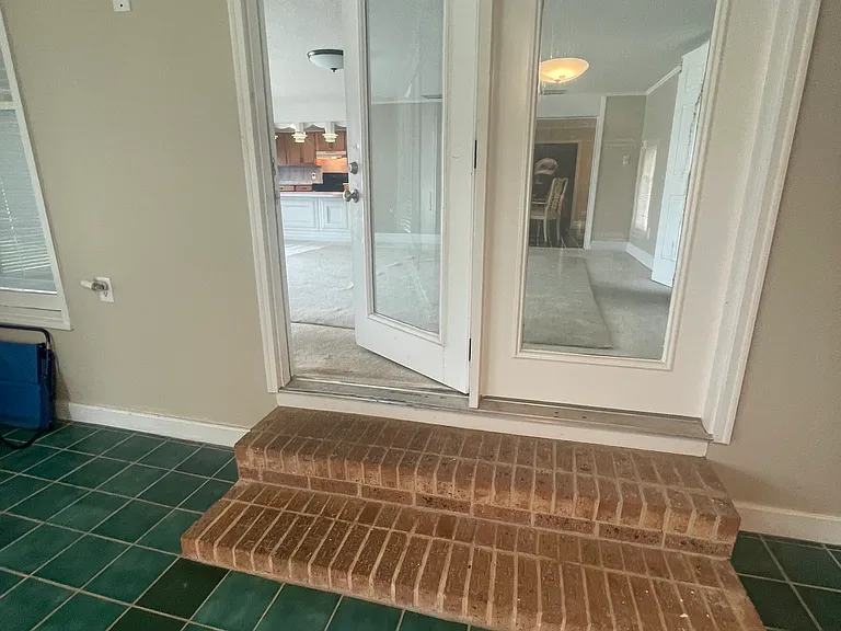 289 S Williams St — Photo 4