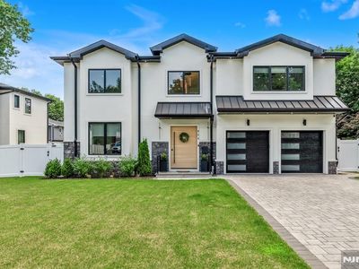 404 Willard Rd, Paramus, NJ, 07652