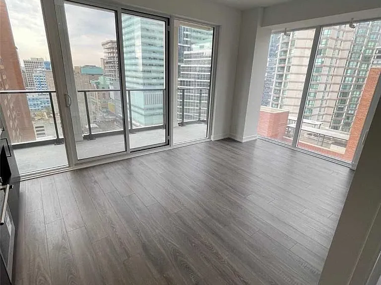 20 Edward St #1615 — Photo 11
