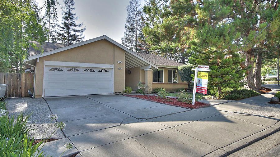 1st image of 44961 Pawnee Dr