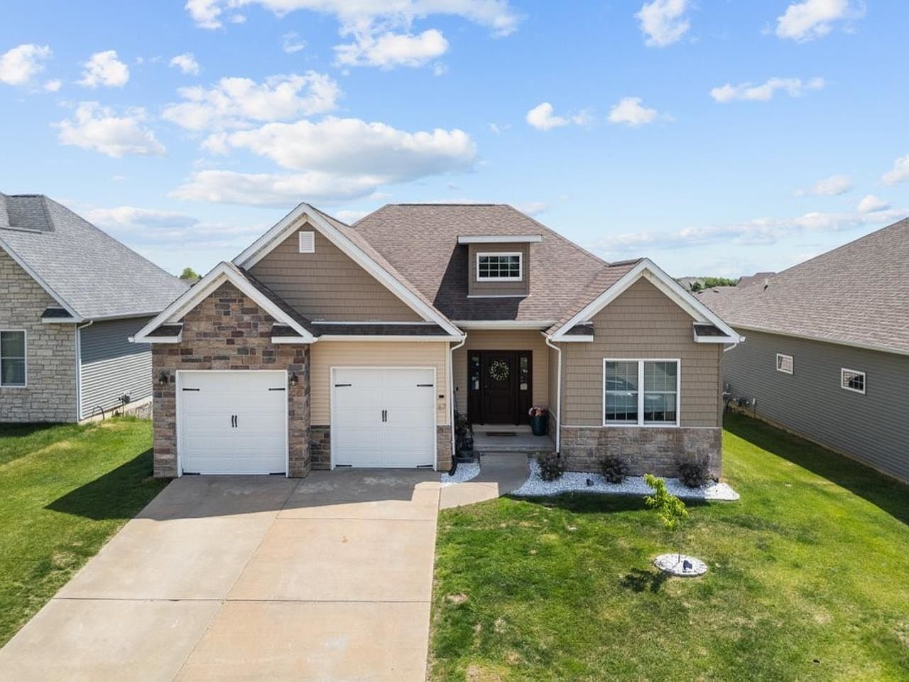 67 Cobblestone Ln, Le Claire, IA 52753 | MLS #100000294 | Zillow