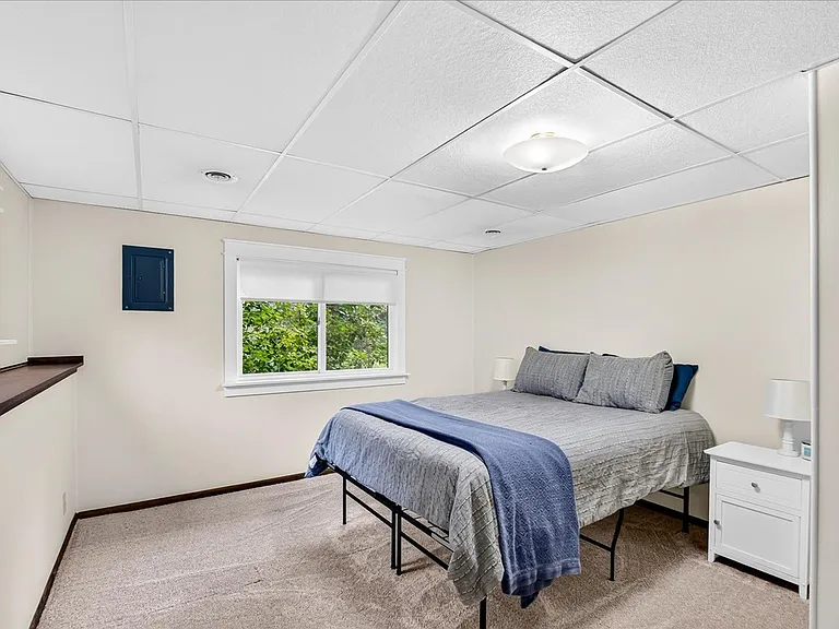 18 Cathy Ct — Photo 40