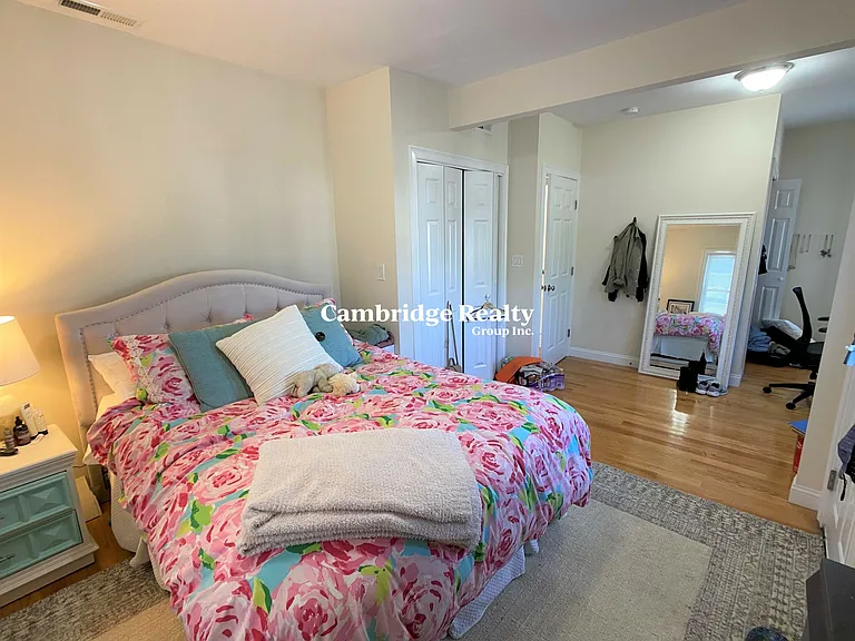537 Main St #2T — Photo 8