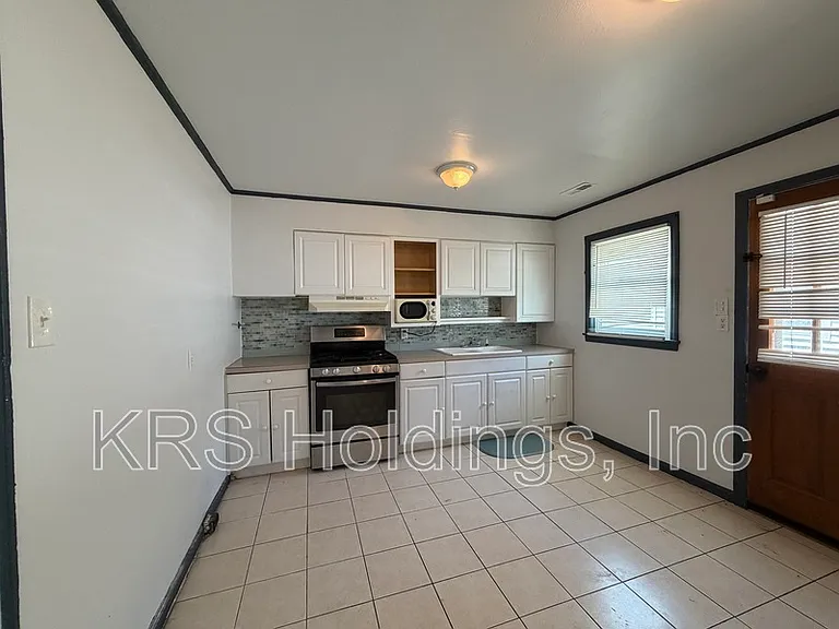 408 Stockton Rd — Photo 3