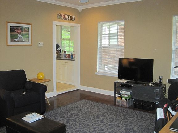 3rd image of 421 Townes St APT 4