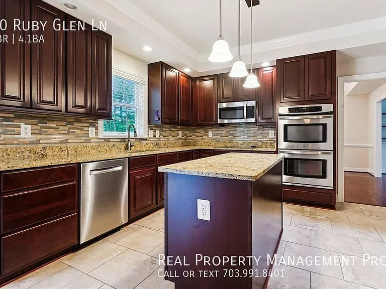 70 Ruby Glen Ln — Photo 10
