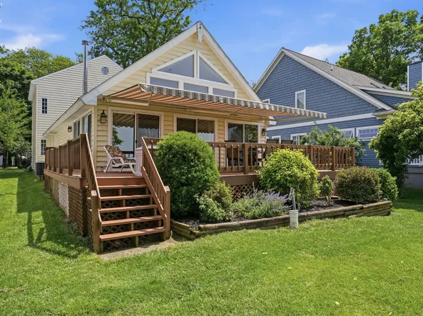 3594 S Memorial Shoreway Dr, Lakeside Marblehead, OH 43440
