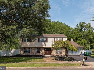 325 Toll Dr, Southampton, PA 18966