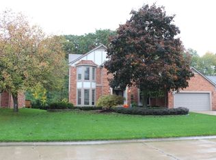 1784 Snowden Cir, Rochester Hills, MI 48306