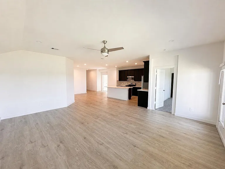 30414 Brixton Village St — Photo 20