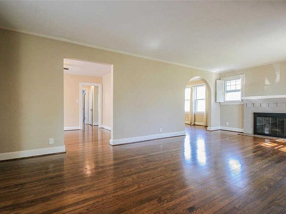 4th image of 23 Parkland Ave