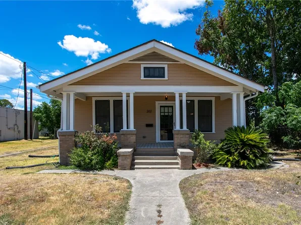 202 S Parker Ave, Bryan, TX 77803