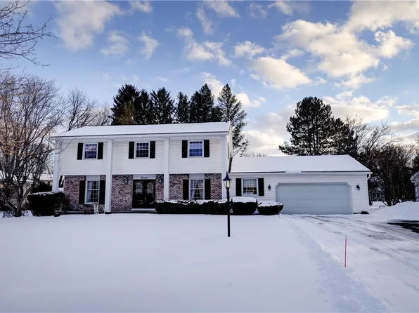 16 Latium Dr, Pittsford, NY 14534