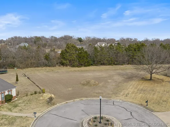 2205 Torrey Pnes, Ardmore, OK 73401