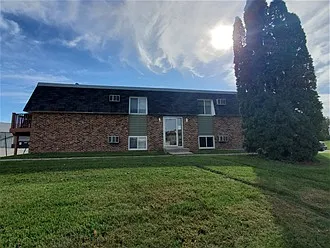 2 bed, 1.0 bath, 837 sqft, $975 — Photo 1