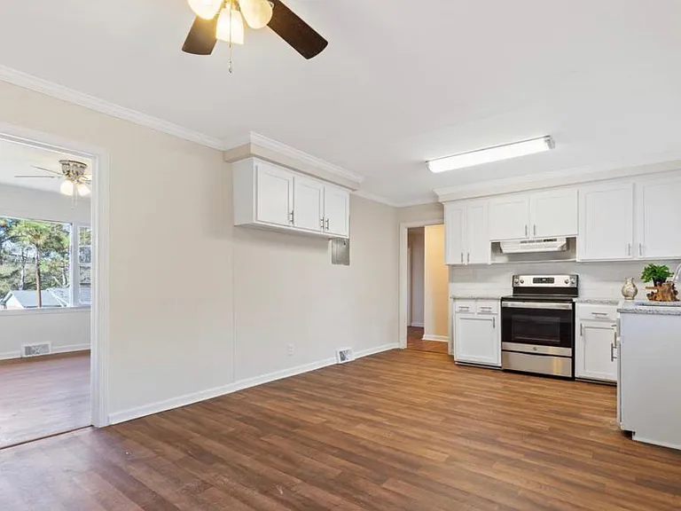 2553 Tredway Dr — Photo 8