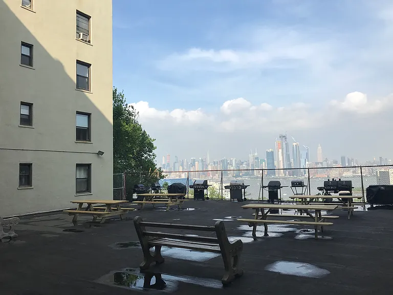 1104 Palisade Ave #3R — Photo 17