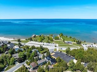 98 Huron St, Collingwood, ON L9Y4Y3