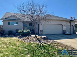 805 Legendary Dr, Harrisburg, SD 57032