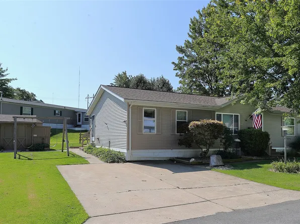 1831 Ashwood Ln, Erie, PA 16509