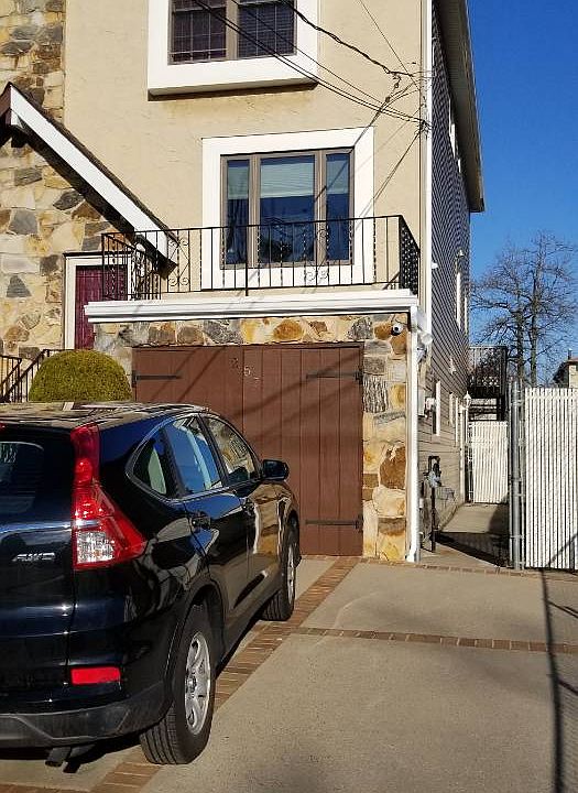 1st image of 257 Grantwood Ave